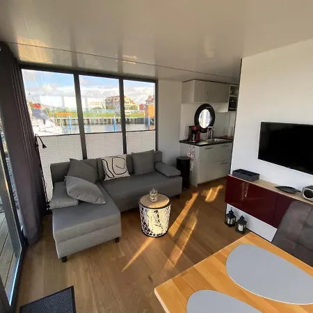 Botel Hausboot Fjord Lyra Mit Biosauna In